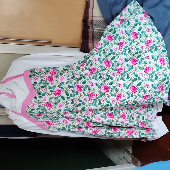 NWT Vivacious Vixen Halter Dress Pinup Roses 4X - Picture 1 of 7